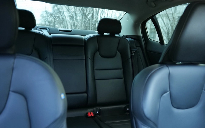 Volvo S60 cena 109000 przebieg: 92000, rok produkcji 2019 z Rzeszów małe 79